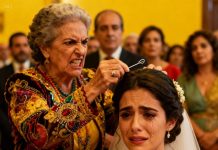 Tengo 25 años y me casé justo después de graduarme de la universidad. Nos conocimos en la universidad; nuestro amor era puro y sencillo. Mi esposo, Julián, es amable y trabajador, pero su madre, doña Marcela, es famosa en el vecindario por ser estricta y cruel.