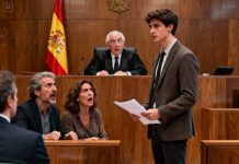 **Después de que mi abuelo, un millonario, muriera y me dejara 5 millones de dólares, mis padres, que me habían ignorado toda la vida, me demandaron para recuperar la suma total. Cuando entré en la sala, me miraron con desdén, pero el juez se quedó sin palabras. Me dijo: “Espera… ¿tú eres…?” Nunca supieron realmente quién era yo…**