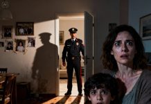 “El nuevo trabajo de papá es vergonzoso”, le dijo mi hija a su maestra. “Ahora reparte pizzas. Mamá dice que es un fracaso”. La maestra me llamó, con aire preocupado. Le expliqué quién soy y a qué me dedico. Tres días después, arrestaron al director. Mi esposa y mi hija palidecieron cuando aparecí de uniforme…