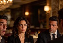 Mi esposo me invitó a una cena de negocios con un cliente japonés. «No te preocupes, mi esposa no entiende ni una palabra de japonés. Solo está aquí para que la mesa se vea mejor». Me senté a su lado, con la sonrisa congelada, mientras escuchaba a mi esposo hablar en un idioma que él creía que yo desconocía. Pero eso fue solo el principio. Unos minutos después, me confesó que tenía una cuenta bancaria secreta, que planeaba dejarme y que tenía una aventura en la empresa; todo delante de mí, asumiendo que era demasiado estúpida para entender nada. Esa noche, mi matrimonio de doce años… explotó.