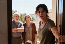 Mis padres se negaron a cuidar a mis gemelos mientras me operaban de urgencia, llamándome «una molestia y una carga», así que contraté a una niñera a mi lado, corté todo contacto familiar y dejé de apoyarlos económicamente. Dos semanas después, oí que llamaban a la puerta…