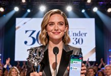 “Failed entrepreneur,” my sister announced at the reunion, laughing. “So embarrassing,” my mom agreed. I didn’t argue—I just walked away, hands shaking. Two days later, I stood on stage accepting a Forbes 30 Under 30 award for my $558M healthcare tech company. My phone exploded mid-applause—missed calls, apologies, panic. I stared at the screen and realized success doesn’t make the noise… it just forces everyone to listen.