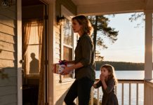I went to my mother’s vacation home with a birthday gift for her party. As we reached the door, my 6-year-old daughter grabbed my hand and whispered, “mom… don’t go in there.” When I asked why, she just said, “please… let’s go home.” I left the gift on the porch and turned away. But on the way back, something happened that I’ll never forget.