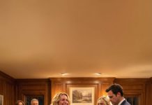 WHILE I WAS OVERSEAS VOLUNTEERING, MY SISTER STOLE MY WEDDING DRESS AND MARRIED MY FIANCÉ FOR HIS MONEY—WITH MY PARENTS’ BLESSING. WHEN I CAME BACK AND SHE PROUDLY INTRODUCED HER ‘HUSBAND,’ I BURST OUT LAUGHING. THE MAN SHE MARRIED WAS…