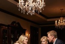 “My mom is inviting you to dinner tonight,” my fiancé texted casually the day before our wedding. I didn’t know that dinner would change everything. Halfway through the meal, his mother leaned close to him and whispered something in Italian. They both laughed. My stomach tightened. When we stood to leave, I smiled, took her hand, and replied in flawless Italian, “I understood every word you said about me.” The room went silent… and what happened next shocked them all.