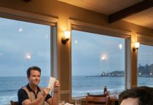 It was supposed to be a relaxing family trip by the ocean. When the dinner bill arrived, my dad smiled and said he’d handle it. But seconds later my fiancé checked his bank app and his face drained of color. “Don’t react,” he whispered. “Just look at this charge.” I opened my phone and instantly froze. A massive transfer had just been attempted from our joint account. Without thinking, I locked the account immediately—and slowly looked up at the person sitting across the table.