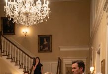 The wife went pale when she discovered the sweet messages her husband had been sending to their long-time maid—but the real explosion came during the heated confrontation in the living room, when their eldest daughter walked down the stairs.